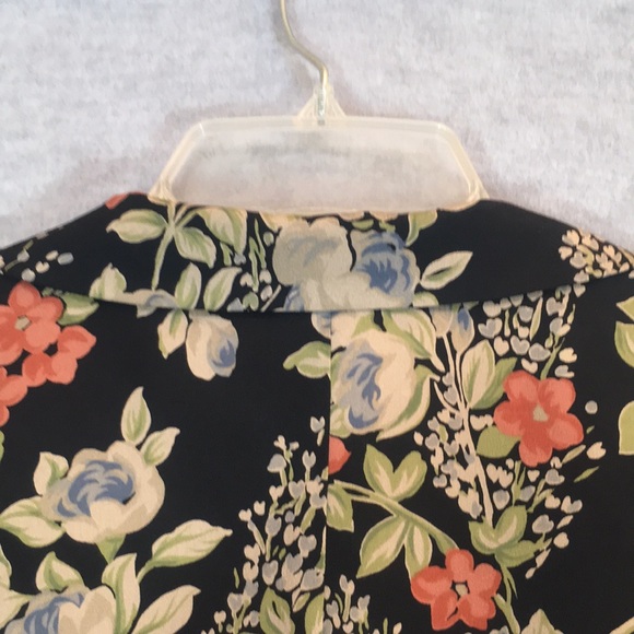 JONES NEW YORK Silk Buttery Soft Fall/Winter Floral Design W Collar & Cap Sleeve - Picture 4 of 15